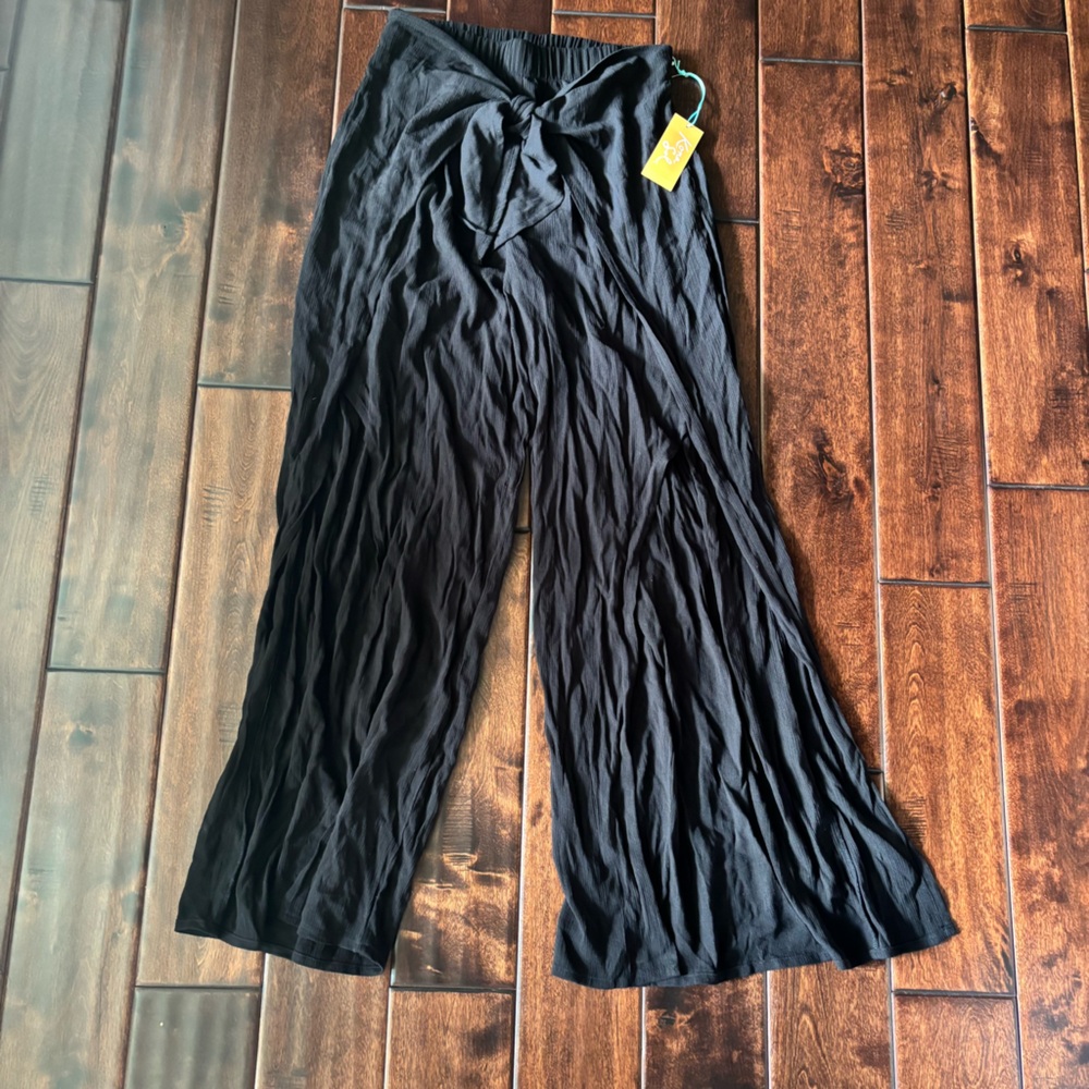 NWT Kona Sol split leg, tie waist cover up